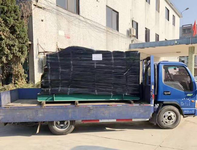 300kw優(yōu)質(zhì)二手發(fā)電機裝車出貨現(xiàn)場